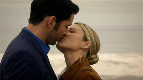 in which episode does chloe find out about lucifer|chloe and lucifer decker relationship.